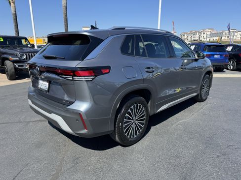 Certified 2025 Volkswagen Tiguan S AWD/4WD image 9