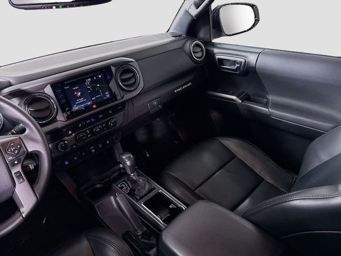 Used 2019 Toyota Tacoma TRD Off-Road image 27
