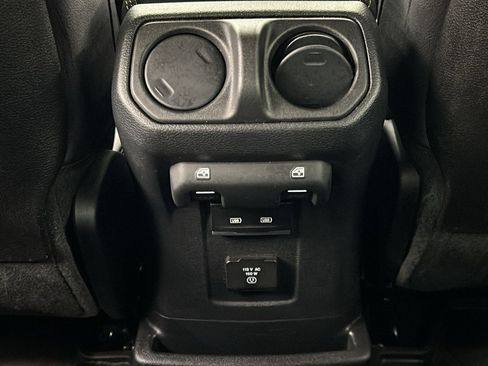 Used 2024 Jeep Wrangler Unlimited Sahara image 33