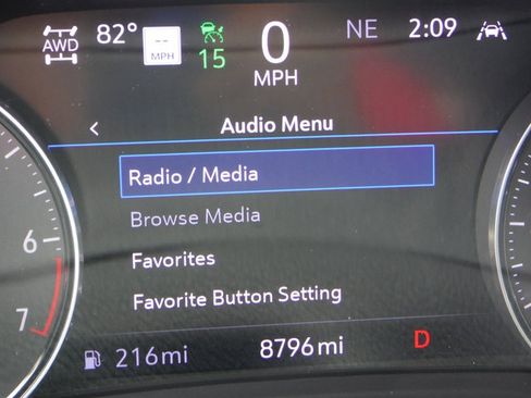 Used 2023 Buick Envision Avenir AWD/4WD image 55