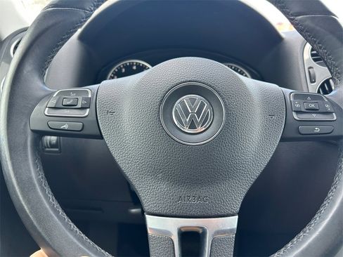 Used 2017 Volkswagen Tiguan Limited w/ Premium Package image 24