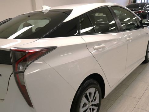 Used 2018 Toyota Prius Three image 87