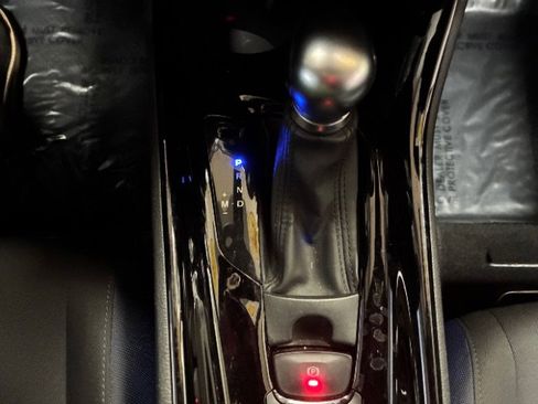 Used 2021 Toyota C-HR XLE image 25