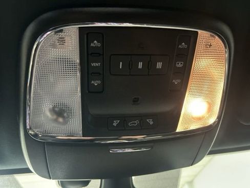 Used 2020 Jeep Grand Cherokee High Altitude image 16