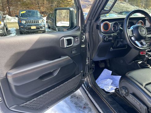 Used 2022 Jeep Gladiator Mojave w/ Cold Weather Group AWD/4WD image 11