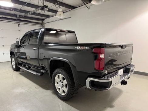Used 2020 Chevrolet Silverado 2500 LTZ w/ LTZ Convenience Package AWD/4WD image 5