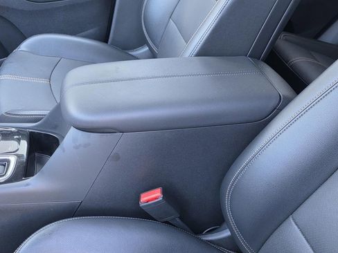 Used 2023 Chevrolet Equinox Premier image 8