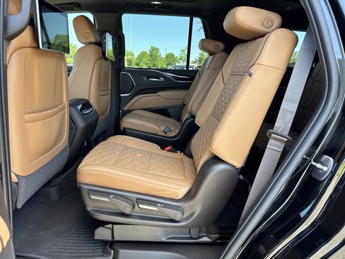Used 2023 Cadillac Escalade Sport w/ LPO, ONYX Package AWD/4WD image 33