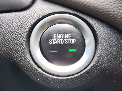 Used 2021 Chevrolet Equinox LT image 19