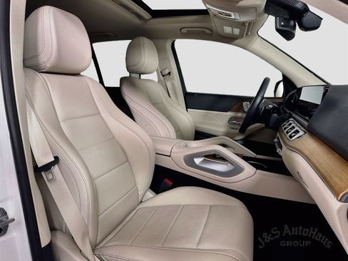 Used 2023 Mercedes-Benz GLE 450 4MATIC w/ AMG Line Exterior image 36