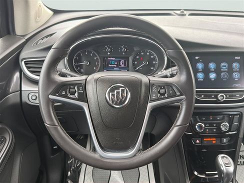 Used 2021 Buick Encore Preferred AWD/4WD image 21