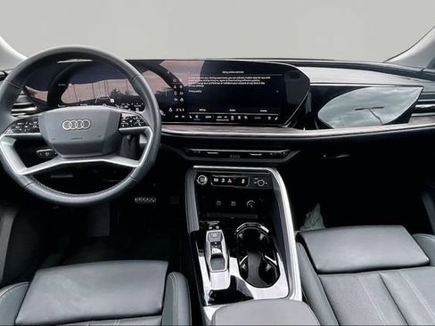 Used 2025 Audi Q5 Premium Plus w/ Premium Plus AWD/4WD image 15