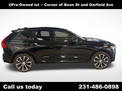 Used 2023 Volvo XC60 B5 Plus w/ Climate Package AWD/4WD image 2