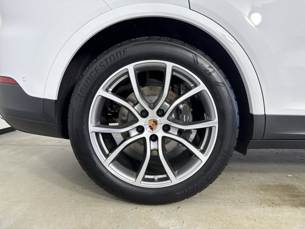 Certified 2026 Porsche Cayenne AWD/4WD image 16