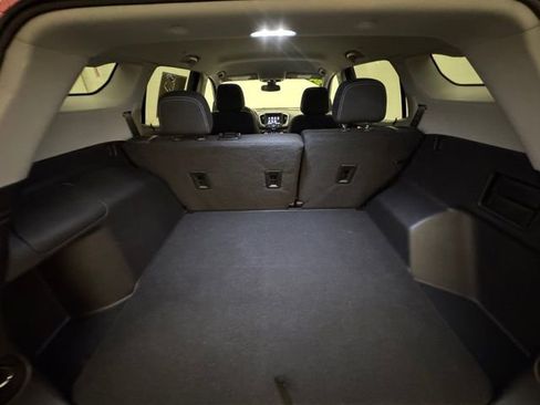 Used 2024 GMC Terrain SLE w/ Driver Convenience Package image 31