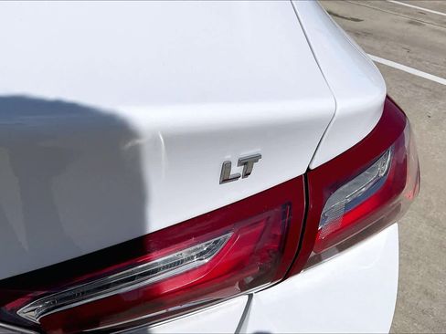 Used 2021 Chevrolet Malibu LT FWD image 10