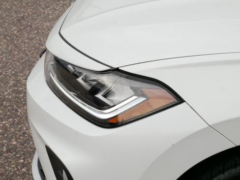 Used 2025 Volkswagen Jetta SE w/ Sunroof Package FWD image 16