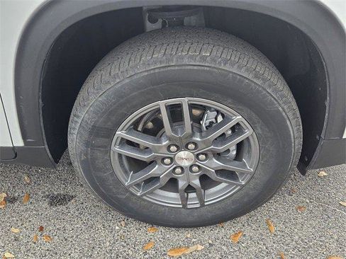 Used 2025 GMC Acadia Elevation image 18