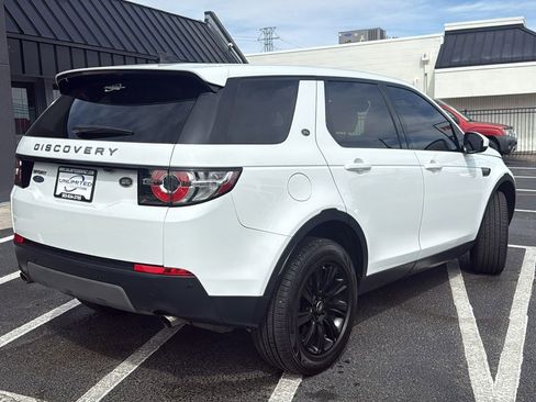 Used 2018 Land Rover Discovery Sport SE AWD/4WD image 3