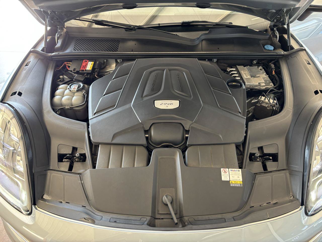 Used 2021 Porsche Cayenne S AWD/4WD image 33