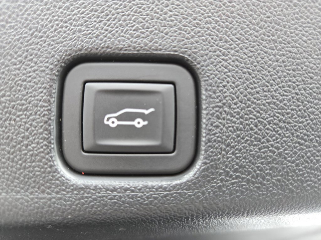 Certified 2024 GMC Acadia AT4 w/ Luxury Package AWD/4WD image 15
