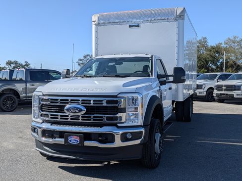 New 2025 Ford F550 4x4 Regular Cab Super Duty image 8
