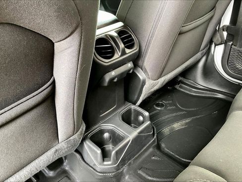 Used 2022 Jeep Wrangler Unlimited Sport AWD/4WD image 10