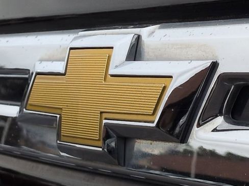 Used 2024 Chevrolet Suburban LT image 26