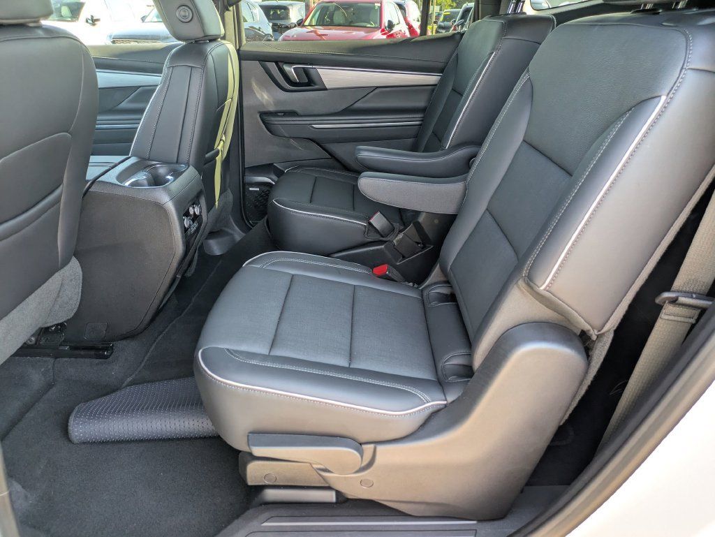 Used 2026 Buick Enclave Preferred FWD image 27
