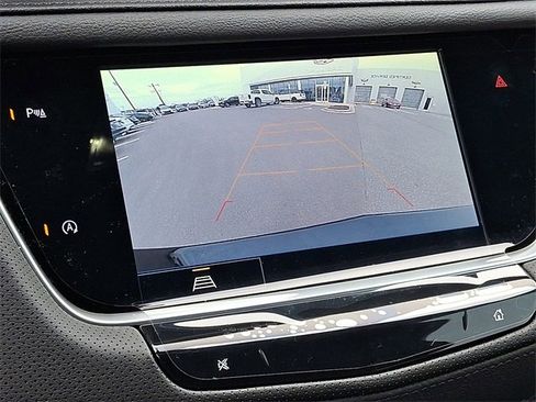 New 2025 Cadillac XT5 Luxury image 12