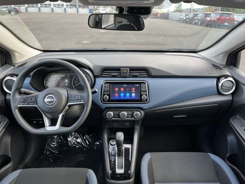 Used 2025 Nissan Versa SV image 31