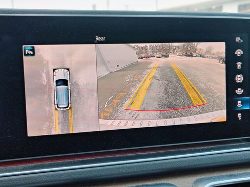 Used 2020 Mercedes-Benz GLE 350 4MATIC image 3