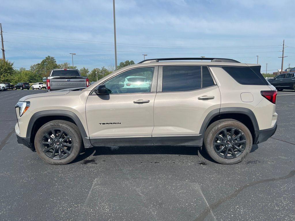 Used 2026 GMC Terrain Elevation w/ Elevation Premium Package AWD/4WD image 3