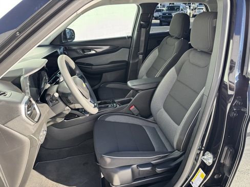 Used 2025 Chevrolet TrailBlazer LT image 16