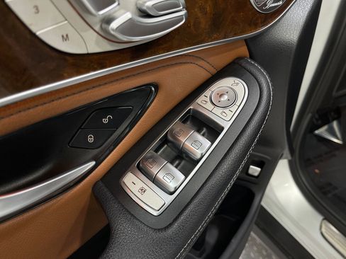 Used 2019 Mercedes-Benz GLC 350e 4MATIC image 16