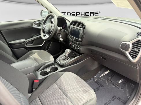 Used 2022 Kia Soul LX FWD image 34