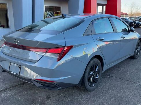 Used 2022 Hyundai Elantra SEL image 7