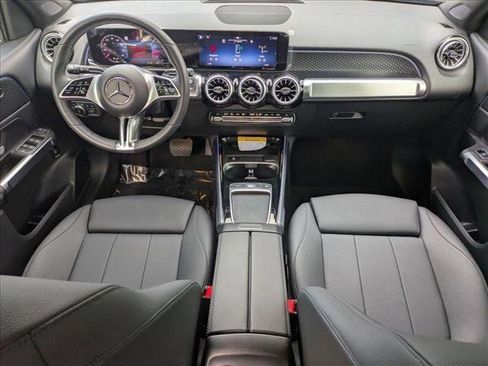 Certified 2025 Mercedes-Benz GLB 250 image 19