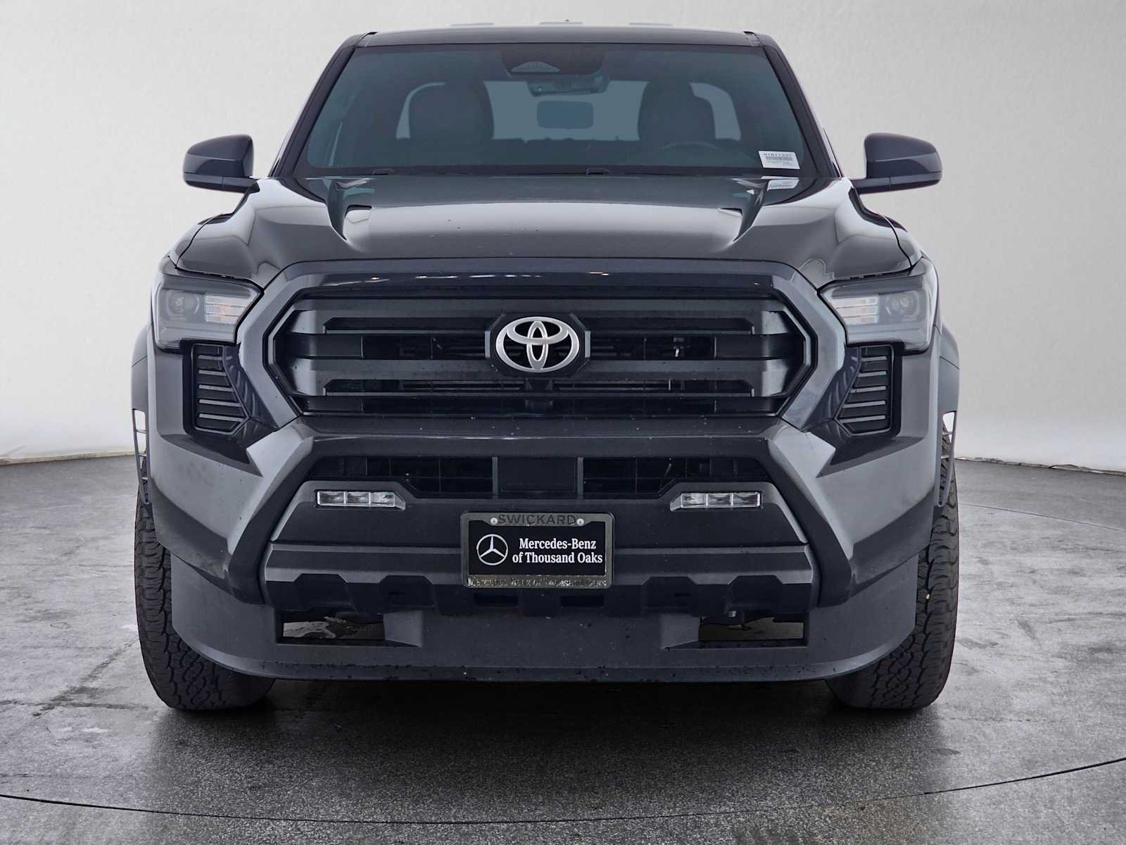 Used 2025 Toyota Tacoma SR5 AWD/4WD image 8
