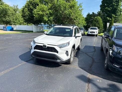 Used 2021 Toyota RAV4 XLE w/ Convenience Package AWD/4WD image 2