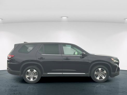 Certified 2025 Honda Pilot EX-L image 7