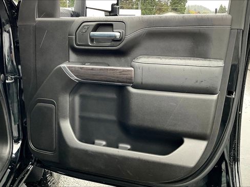 Used 2022 Chevrolet Silverado 2500 LTZ w/ LTZ Plus Package image 24