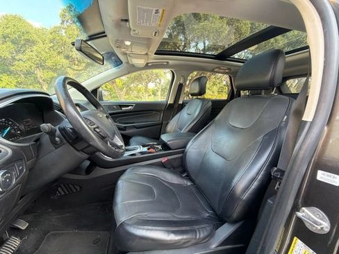 Used 2017 Ford Edge Titanium w/ Equipment Group 301A FWD image 11