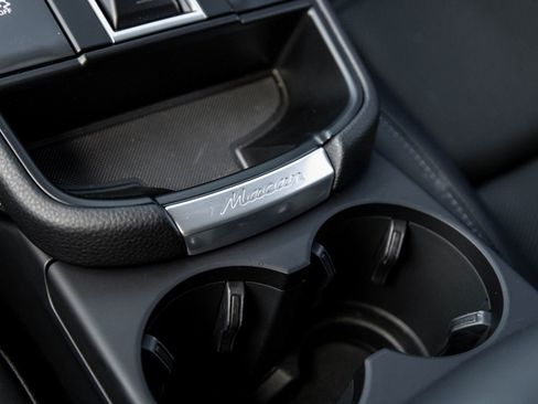 Certified 2026 Porsche Macan image 28