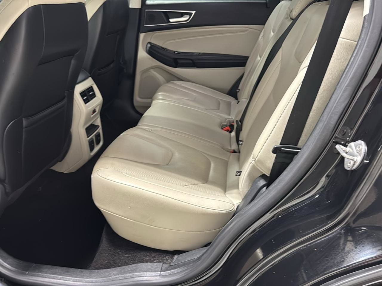 Used 2018 Ford Edge Titanium w/ Equipment Group 301A FWD image 13