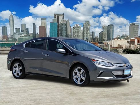 Used 2017 Chevrolet Volt LT FWD image 3