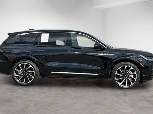 Used 2024 Lincoln Nautilus Black Label AWD/4WD image 7