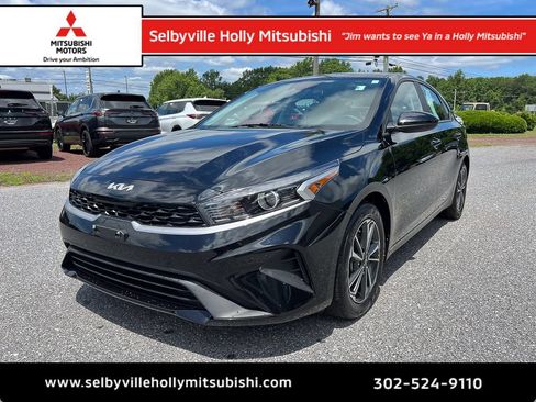 Used 2023 Kia Forte LXS FWD image 1
