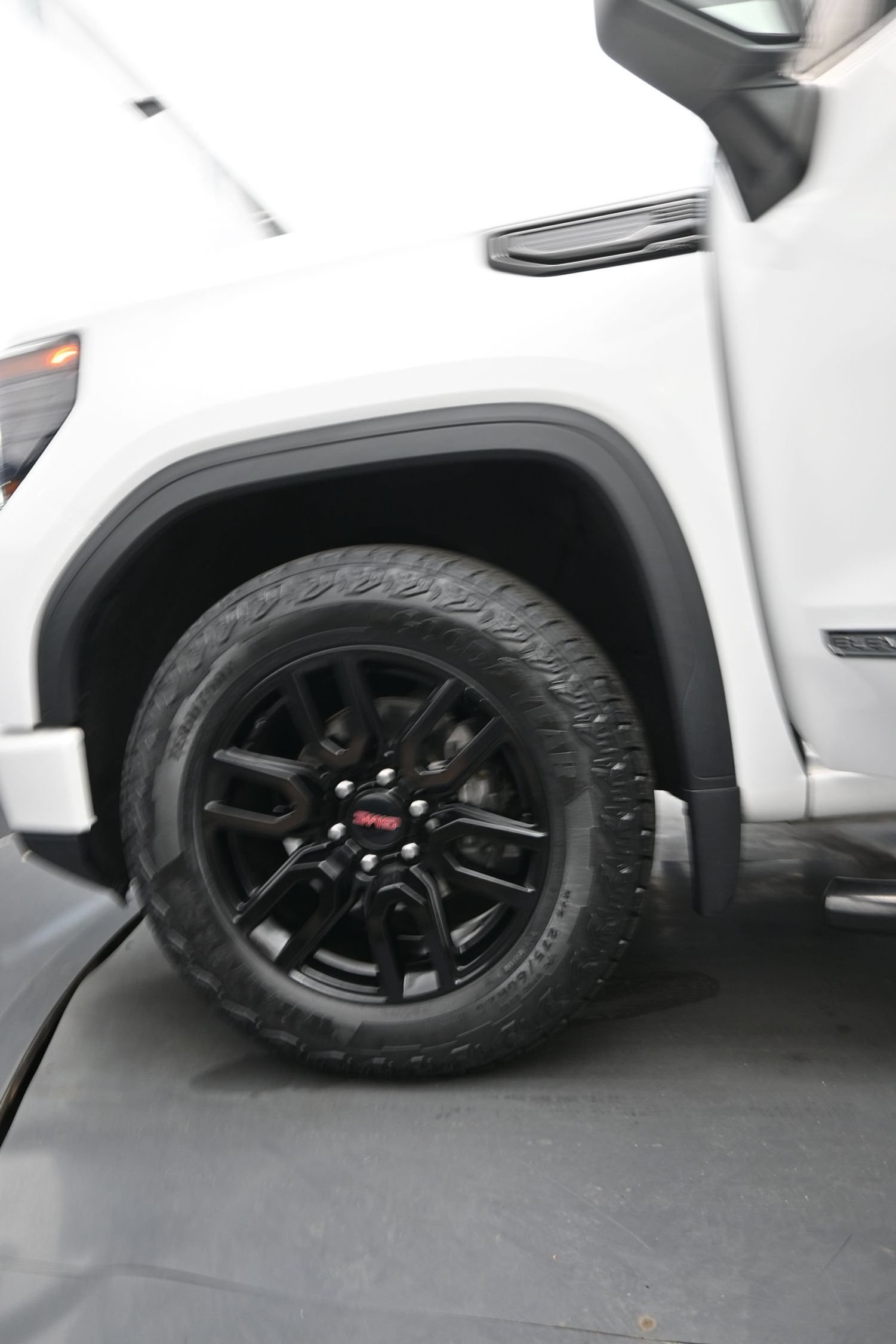 Used 2023 GMC Sierra 1500 Elevation AWD/4WD image 9