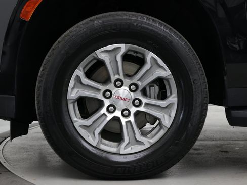 Used 2024 GMC Yukon XL SLE w/ Gmc Pro Safety Plus Package RWD image 8